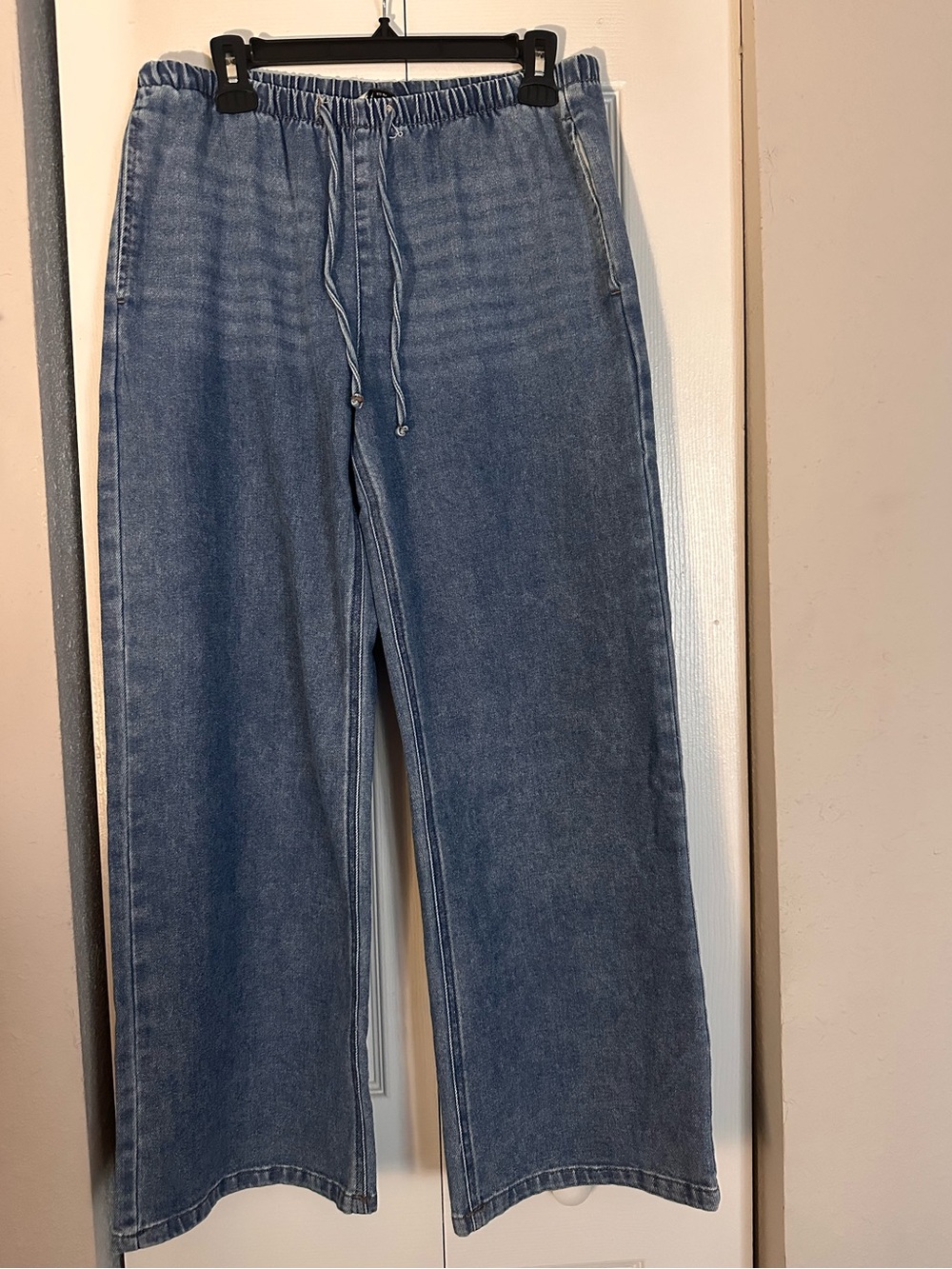 Vanilla Star Women’s Relaxed Drawstring Jeans in Denim Blue- Size M